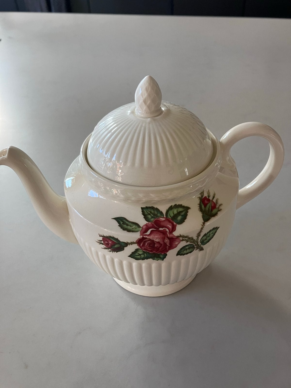 Puntgave Wedgwood Moss Rose theepot, Ophalen of Verzenden