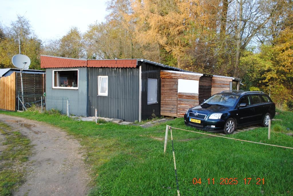 Leuk eenvoudig vakantiechalet in de Eifel te koop, Vakantie, Vakantiehuizen | Duitsland, Dorp, Chalet, Bungalow of Caravan, Aan meer of rivier