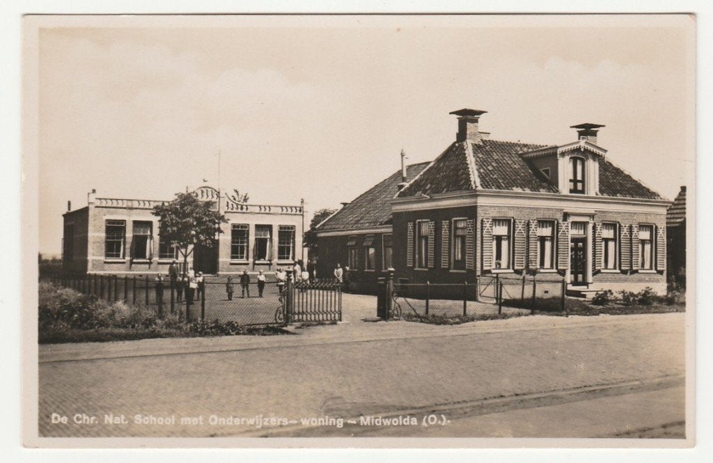 Midwolda - De Chr Nat School met Onderwijzers-woning, Verzenden, 1940 tot 1960, Ongelopen, Groningen