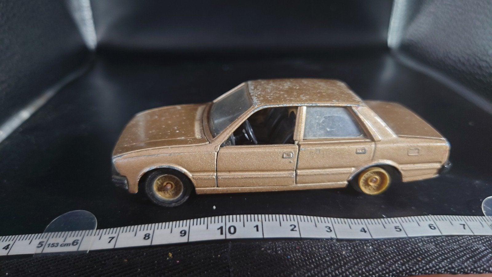 Solido 1:43 Peugeot 505 Diecast Modelauto - Goudkleurig, Hobby en Vrije tijd, Ophalen of Verzenden, Gebruikt, Auto, Solido