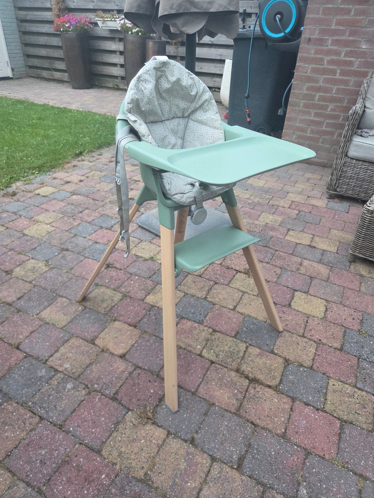 Stokke Clikk kinderstoel met eetblad en gordel, Ophalen, Gebruikt, Meegroeistoel, Gordel(s)