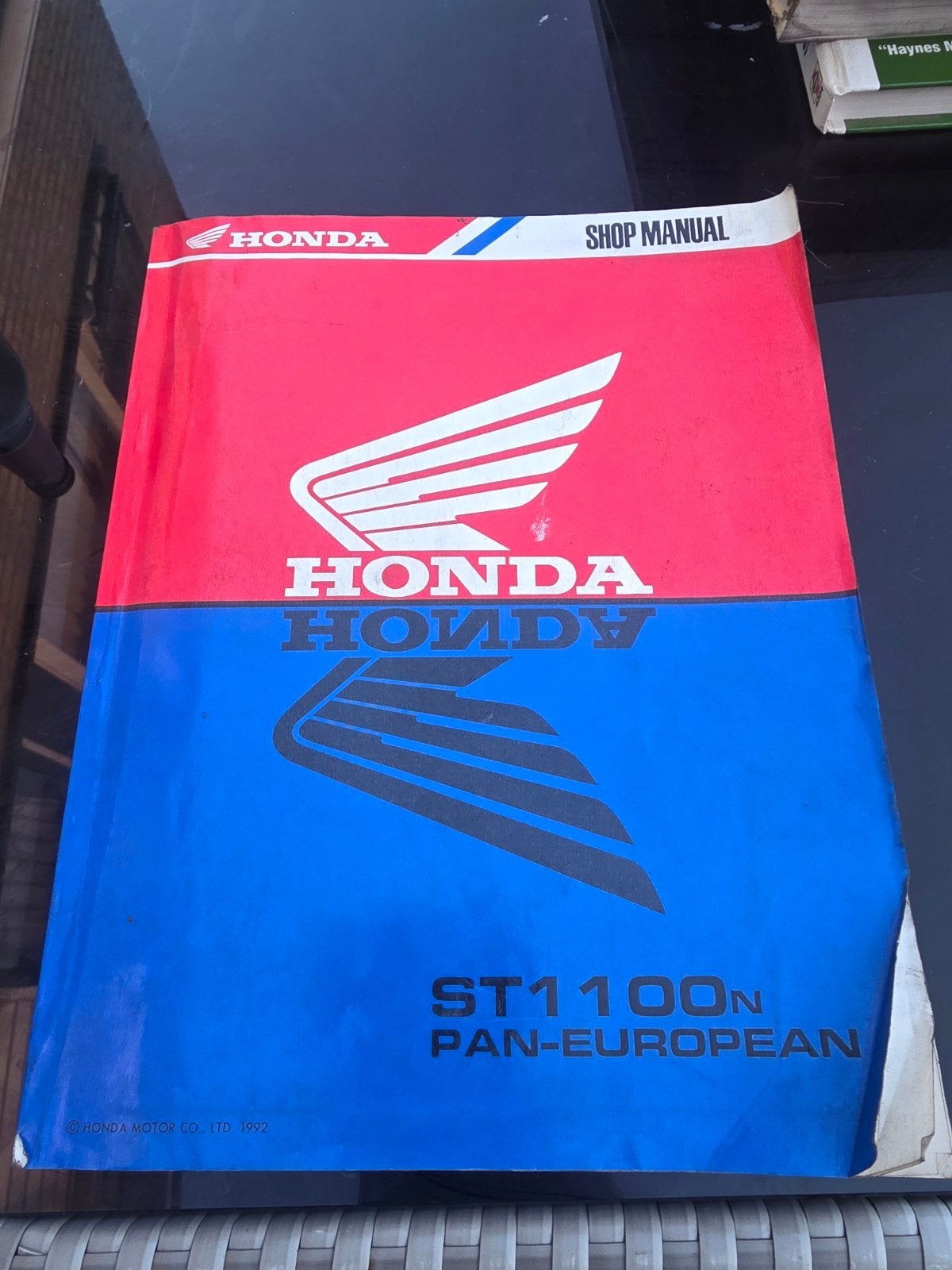 Honda ST1100N Pan-European Werkplaatshandboek, Ophalen
