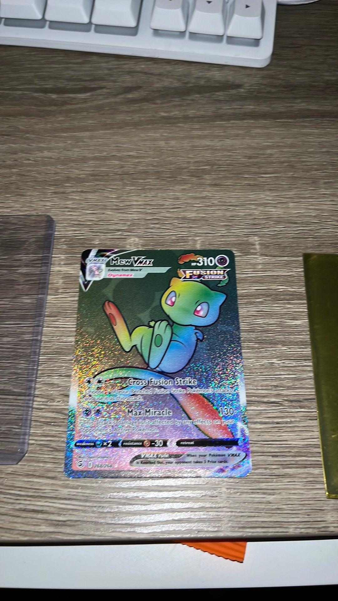 Mew vmax rainbow, Ophalen of Verzenden, Zo goed als nieuw, Losse kaart
