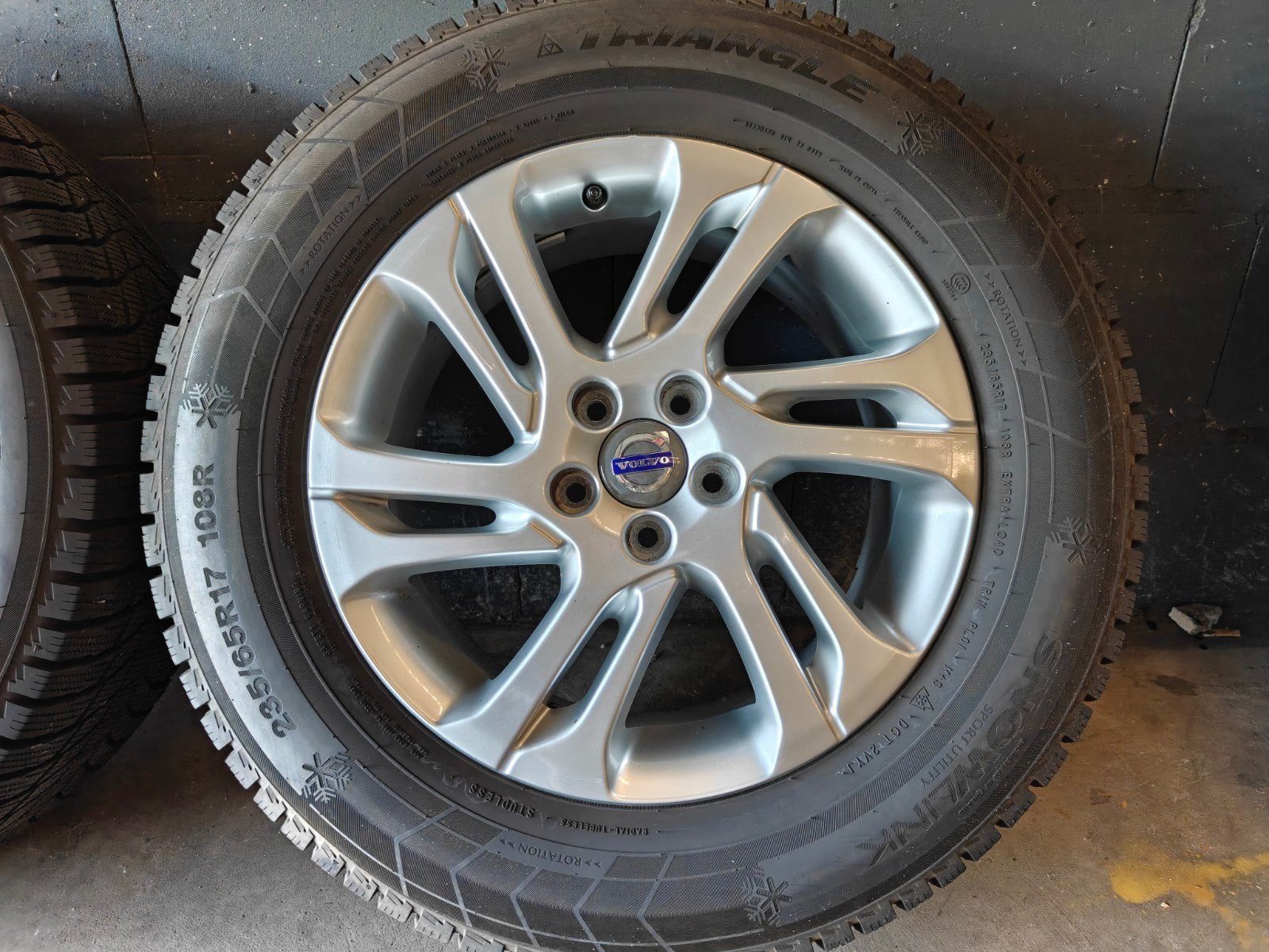 17" Originele Volvo XC60 Winterset "Valder", 4153RD, Gebruikt, Banden en Velgen, 17 inch