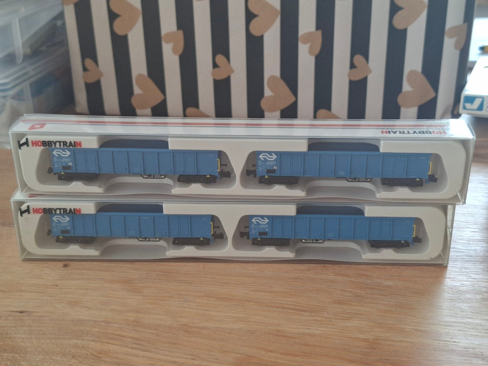 4x blauwe ns eonos wagons van hobbytrain., Hobby en Vrije tijd, Modeltreinen | N-Spoor, Ophalen of Verzenden, Nieuw