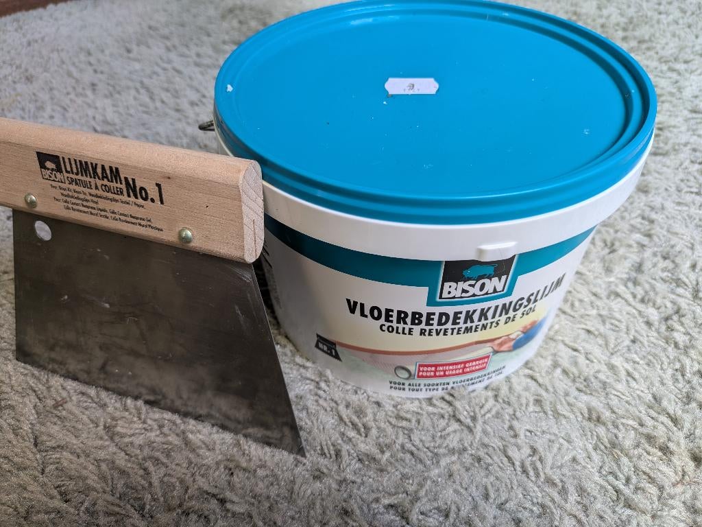 Bison Vloerbedekkingslijm 4 kg + lijmkam 1 mm voor vinyl, Ophalen of Verzenden, Zo goed als nieuw