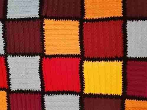 Granny woondeken reliëf gebreid vakken 170/117, Huis en Inrichting, Woonaccessoires | Plaids en Woondekens, Etten-Leur, 117 cm