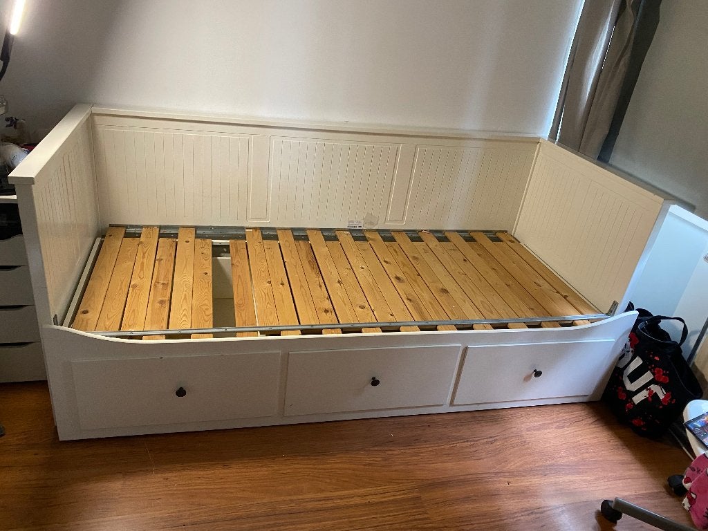 Bedbank Hemnes IKEA 100 euro, Gebruikt, Wit, Tweepersoons, Ophalen of Verzenden