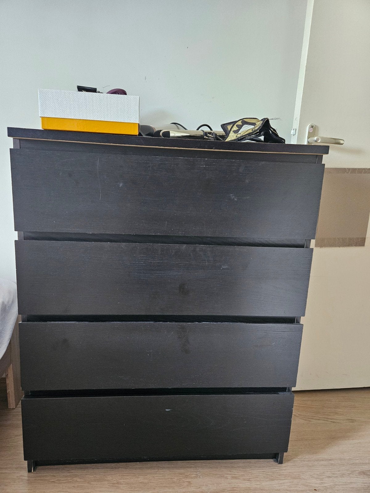 zwarte IKEA MALM ladekast met 4 lades gratis ophalen, Gebruikt, 100 tot 150 cm, 3 of 4 laden, Modern, minimalistisch