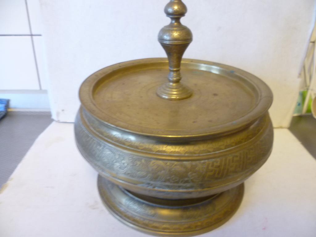Grote koperen Sirih bewaar schaal 3,5kg mooie staat., Ophalen of Verzenden, Koper