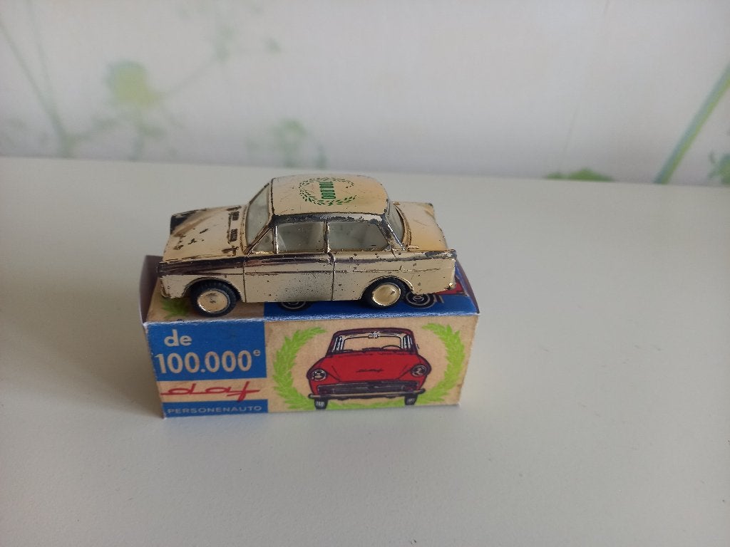 gouden daf daffodil 100.000, Ophalen of Verzenden, Gebruikt, Bus of Vrachtwagen, Lion Toys
