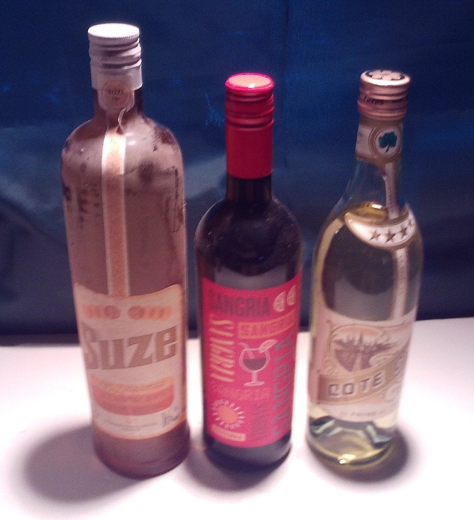 2 Flessen Likeur en 1 fles Sangria, Overige gebieden, Overige typen, Ophalen of Verzenden, Zo goed als nieuw