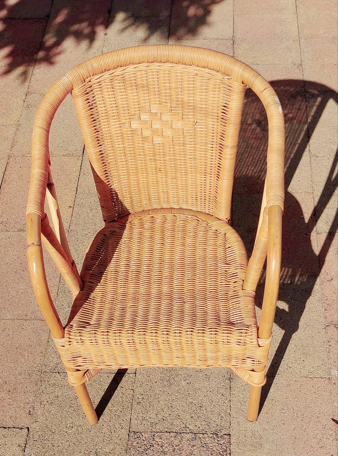 Mooie rieten eetkamer stoel, Huis en Inrichting, Stoelen, Ophalen, Overige materialen, Bruin, Zo goed als nieuw
