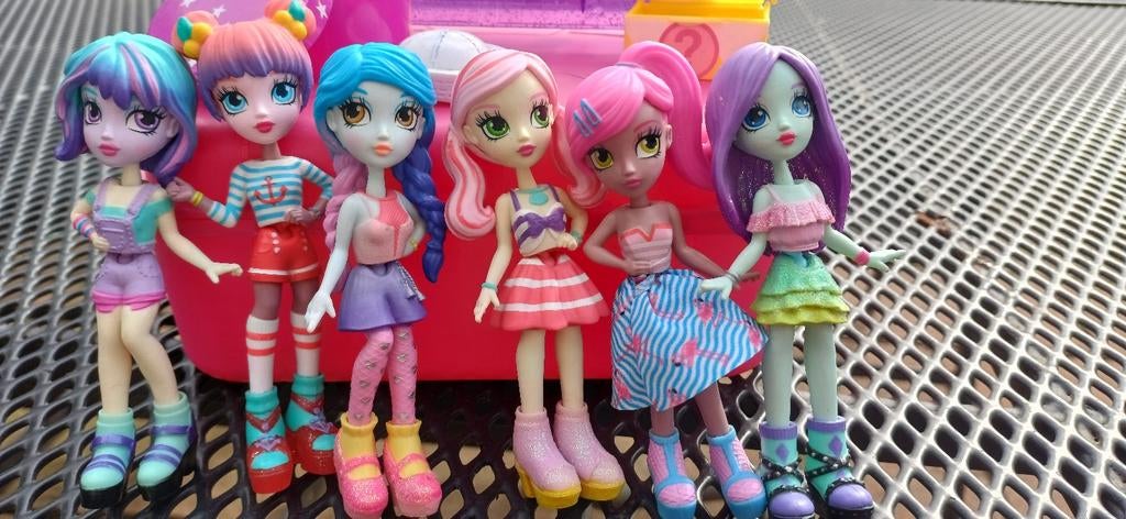 Uitgebreide set aankleedpoppen met accessoires, Ophalen of Verzenden, Zo goed als nieuw, Overige typen