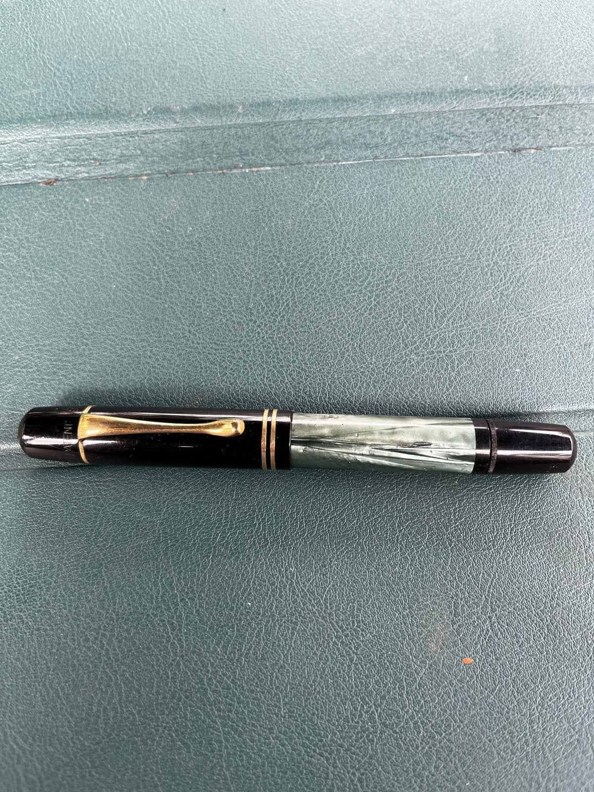 Pelikan vulpen met gouden penpunt, Verzamelen, Pennenverzamelingen, Ophalen of Verzenden, Gebruikt, Vulpen, Overige merken