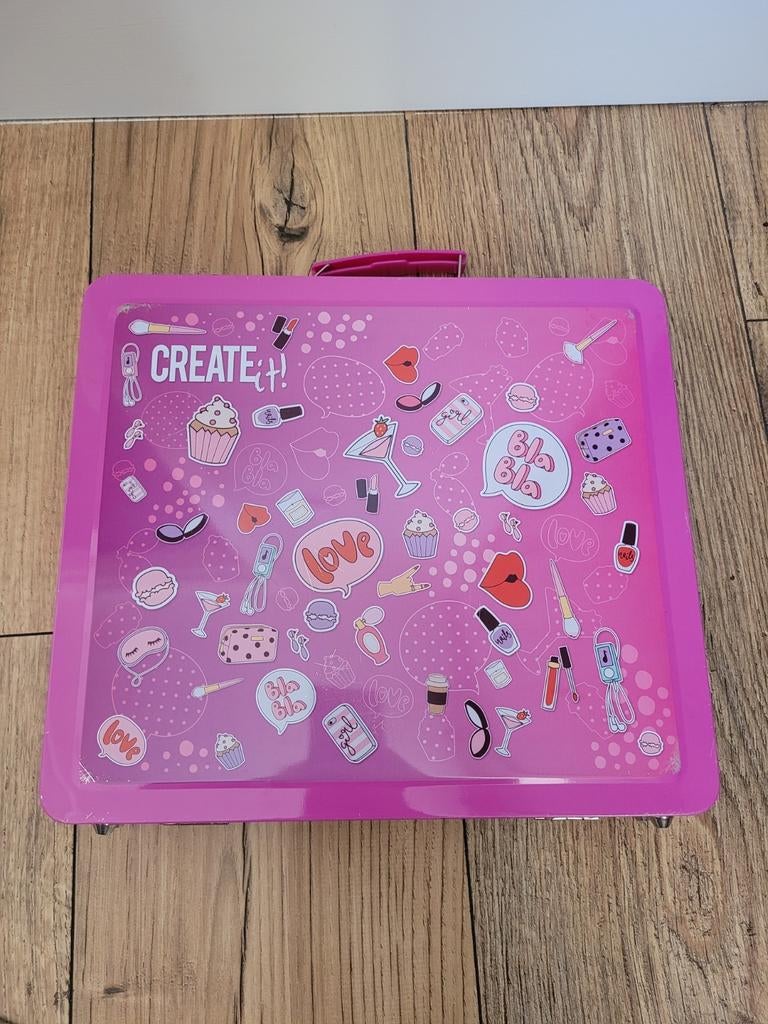 Metalen knutselkoffer roze 'CREATE it!', Ophalen of Verzenden, Gebruikt, Gereedschap of Toebehoren