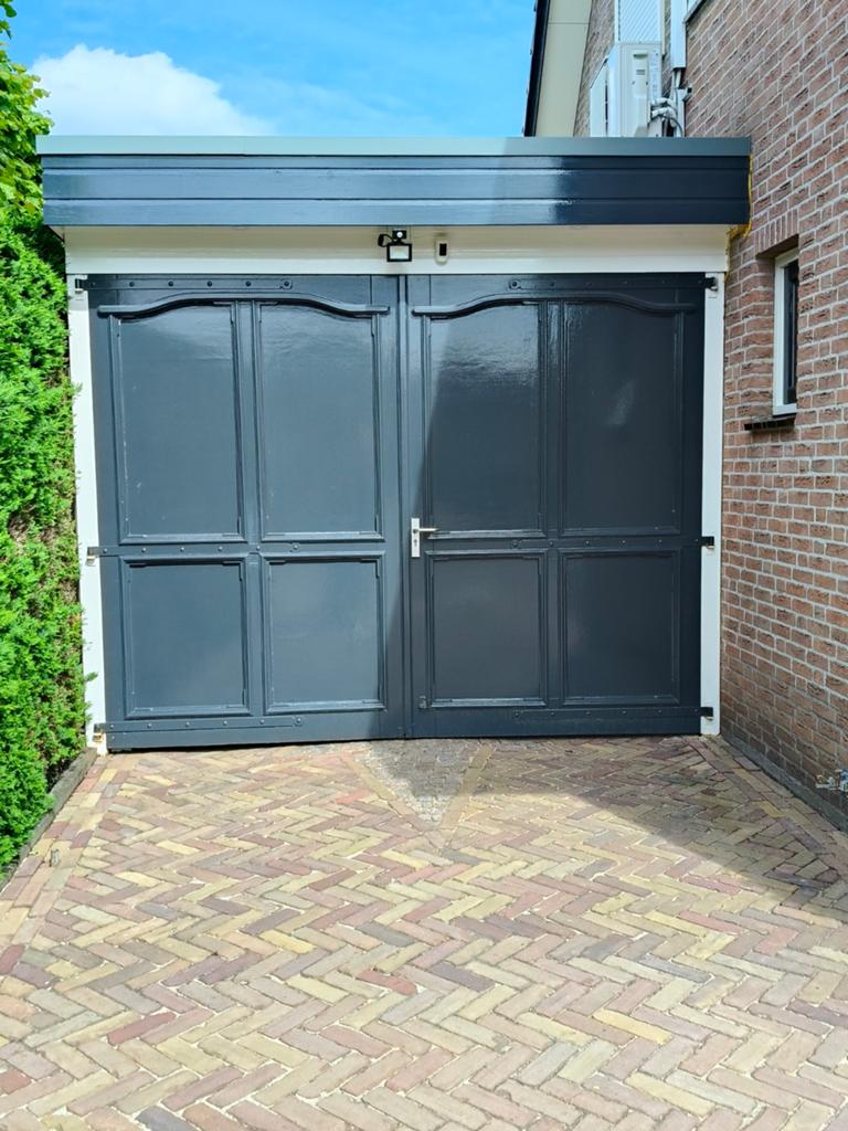 Dubbele Garagedeur - Grijs/Wit, Zo Goed Als Nieuw, Doe-het-zelf en Verbouw, Deuren en Horren, Gebruikt, Garagedeur, 215 cm of meer