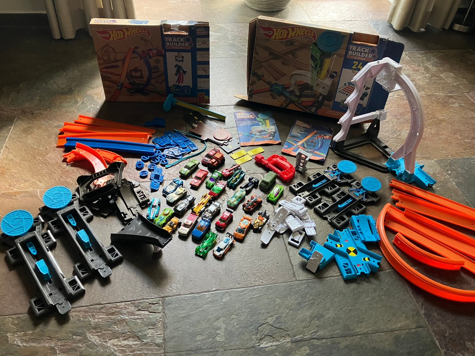 Hot wheels sets met auto’s, Ophalen, Zo goed als nieuw, Handmatig, Hot Wheels