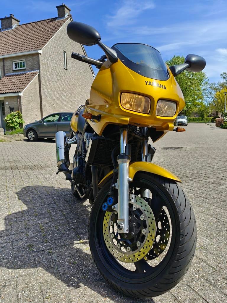 Yamaha Fazer FZS600 - Sportieve Toermotor