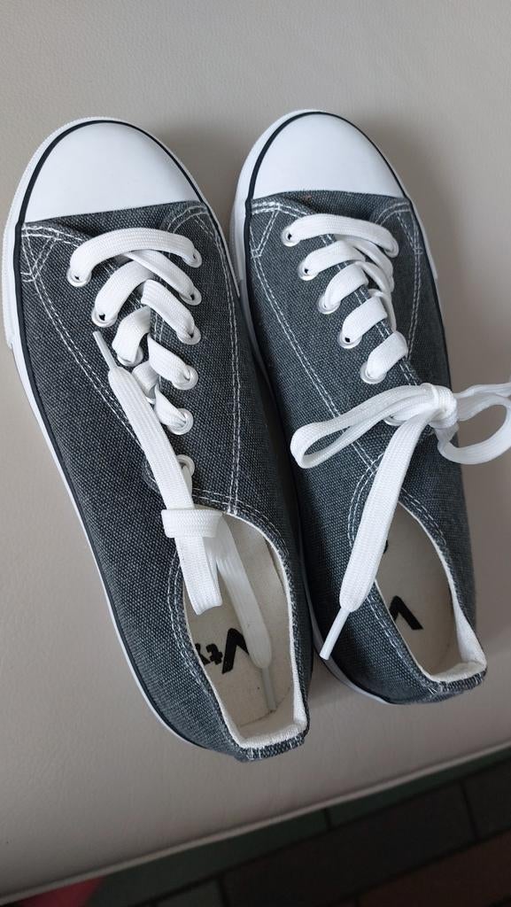 Grijze Vty sneakers maat 38, Kleding | Dames, Schoenen, Ophalen of Verzenden