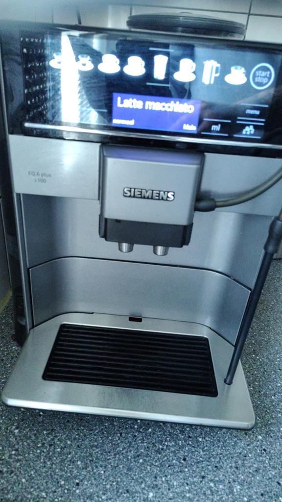 Siemens EQ.6 plus s100 volautomatische koffiemachine, Gebruikt, 10 kopjes of meer, Koffiemachine, Afneembaar waterreservoir