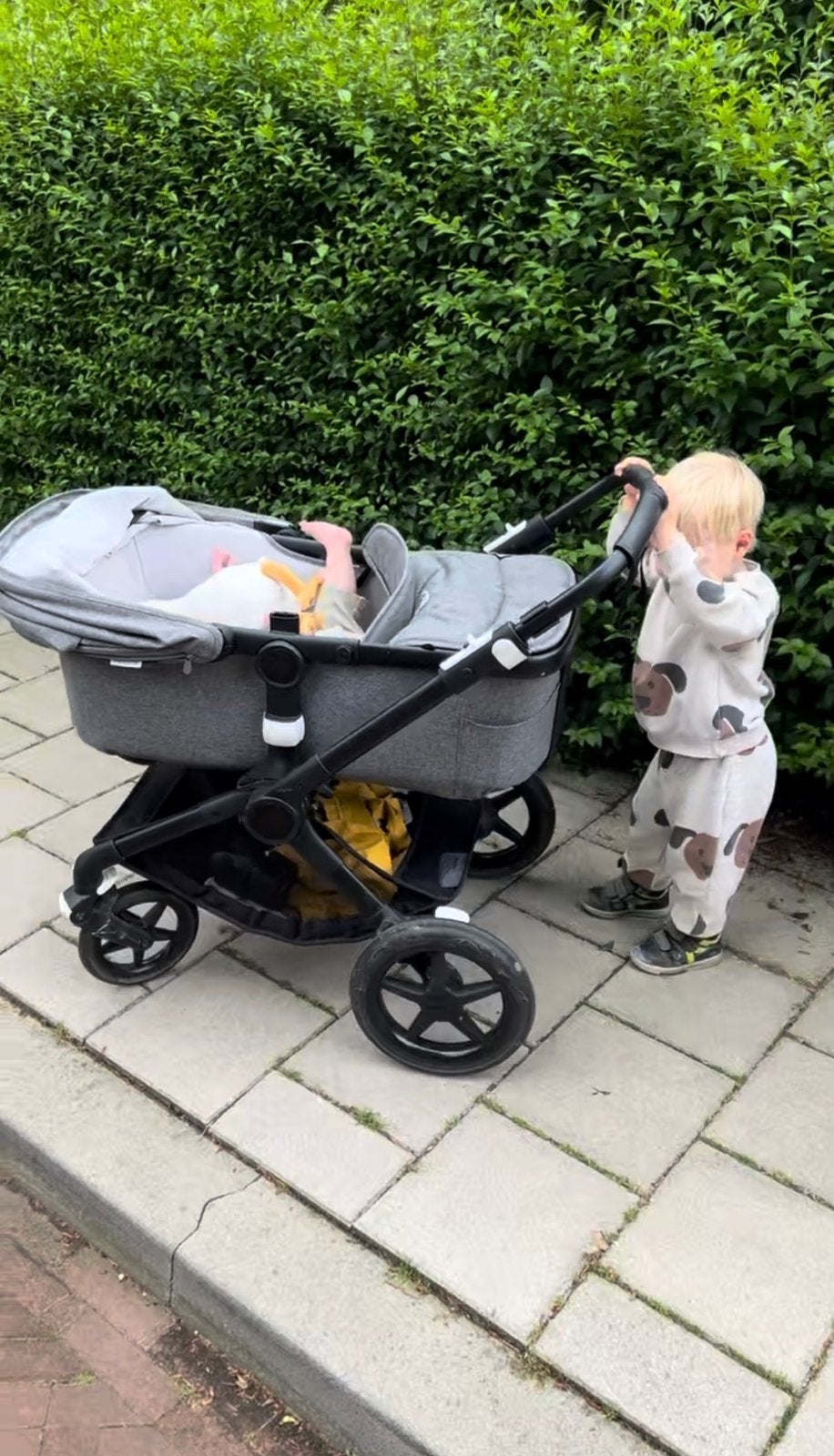 Foto 5 van Bugaboo Fox 2 kinderwagen grijs zwart inclusief alles