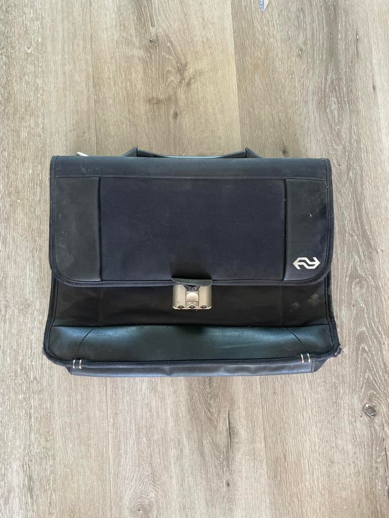 Zwarte Delsey laptoptas/aktetas met NS-logo, 40 tot 60 cm, Gebruikt, 20 tot 30 cm, Zwart