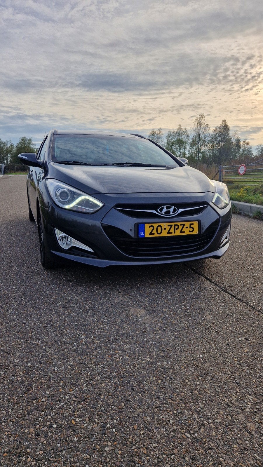 Hyundai i40 1.6 GDI Stationwagon 2013 Grijs, Auto's, Hyundai, Achterwielaandrijving, 4 cilinders, Origineel Nederlands, Handgeschakeld