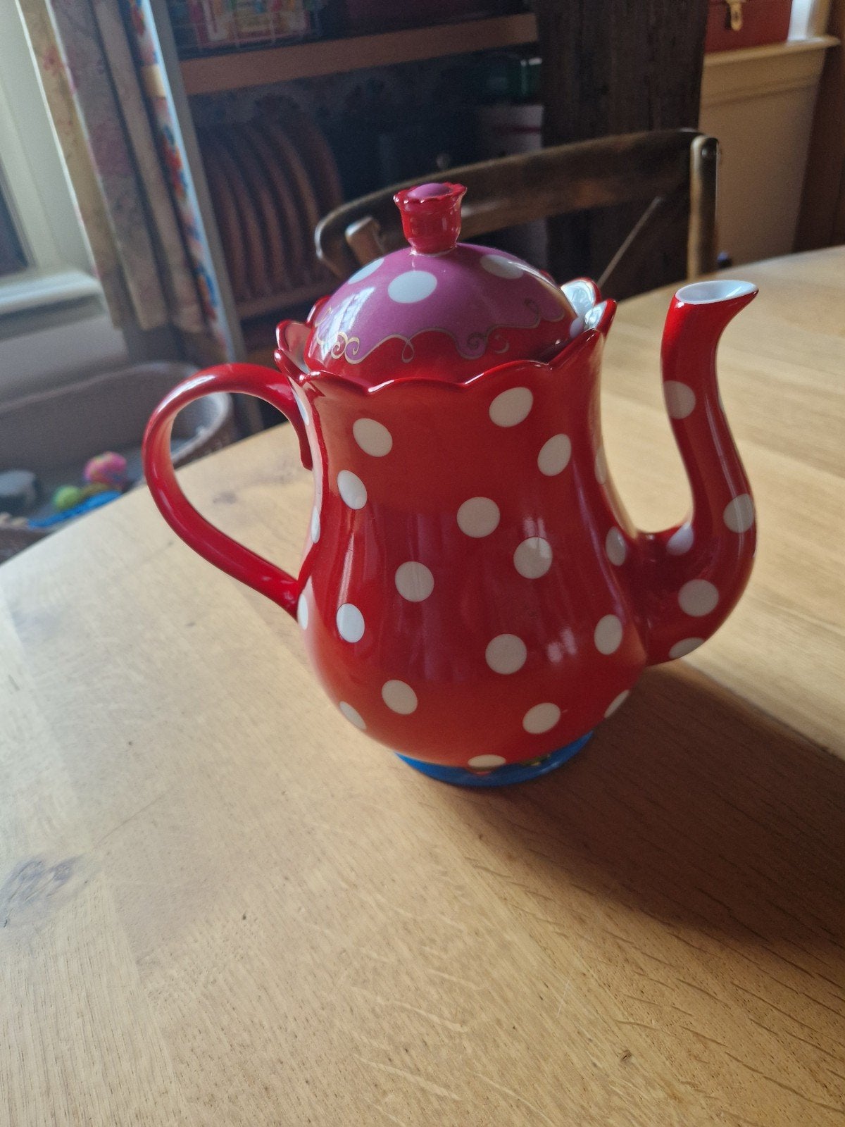 Oilily theepot rood met witte stippen polkadot, Overige merken, Keramiek, Ophalen of Verzenden, Theepot