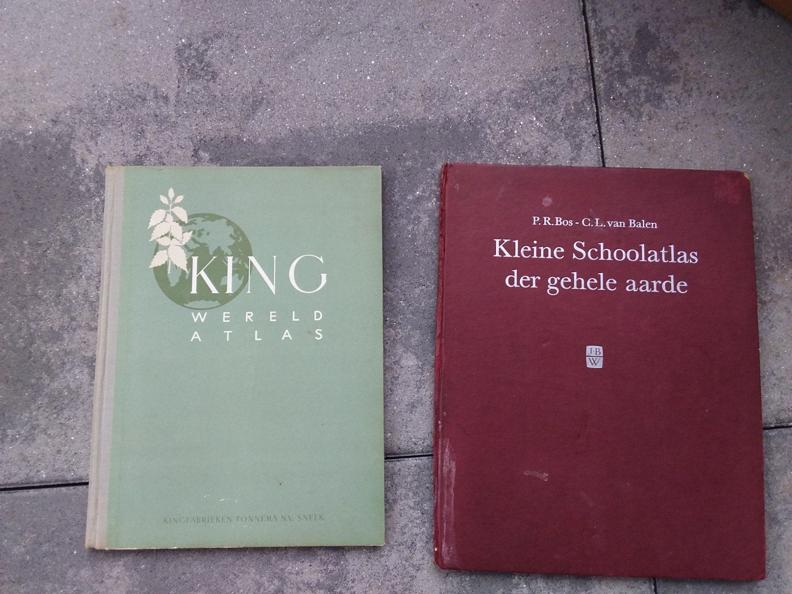 Oude atlassen: King Wereld Atlas & Kleine Schoolatlas, Boeken, Atlassen en Landkaarten, Gelezen, Bosatlas, P.R. Bos - C.L. van Balen / Dr. G.J. de Vries