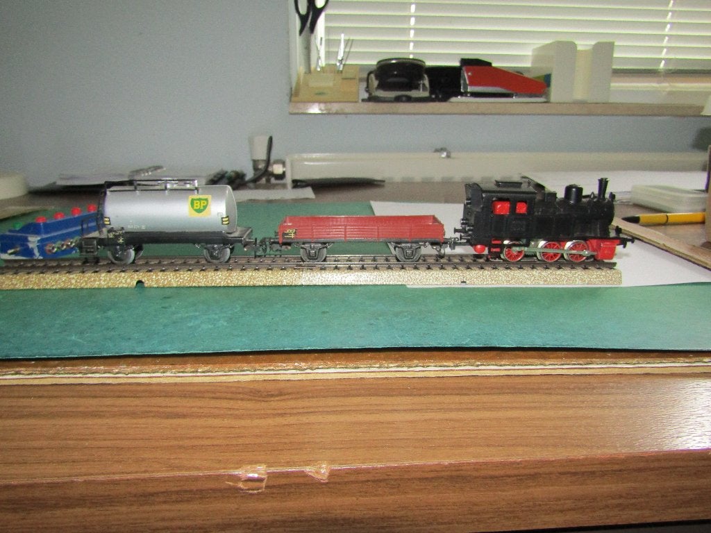 Märklin trein compleet met trafo, wagons, huisje en rails, Wisselstroom, Gebruikt, Rails, Ophalen of Verzenden