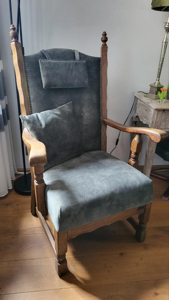 Zeer comfortabele Troonstoel merk Fitform met nieuw stof., Ophalen, Minder dan 75 cm, Nieuw, Stof