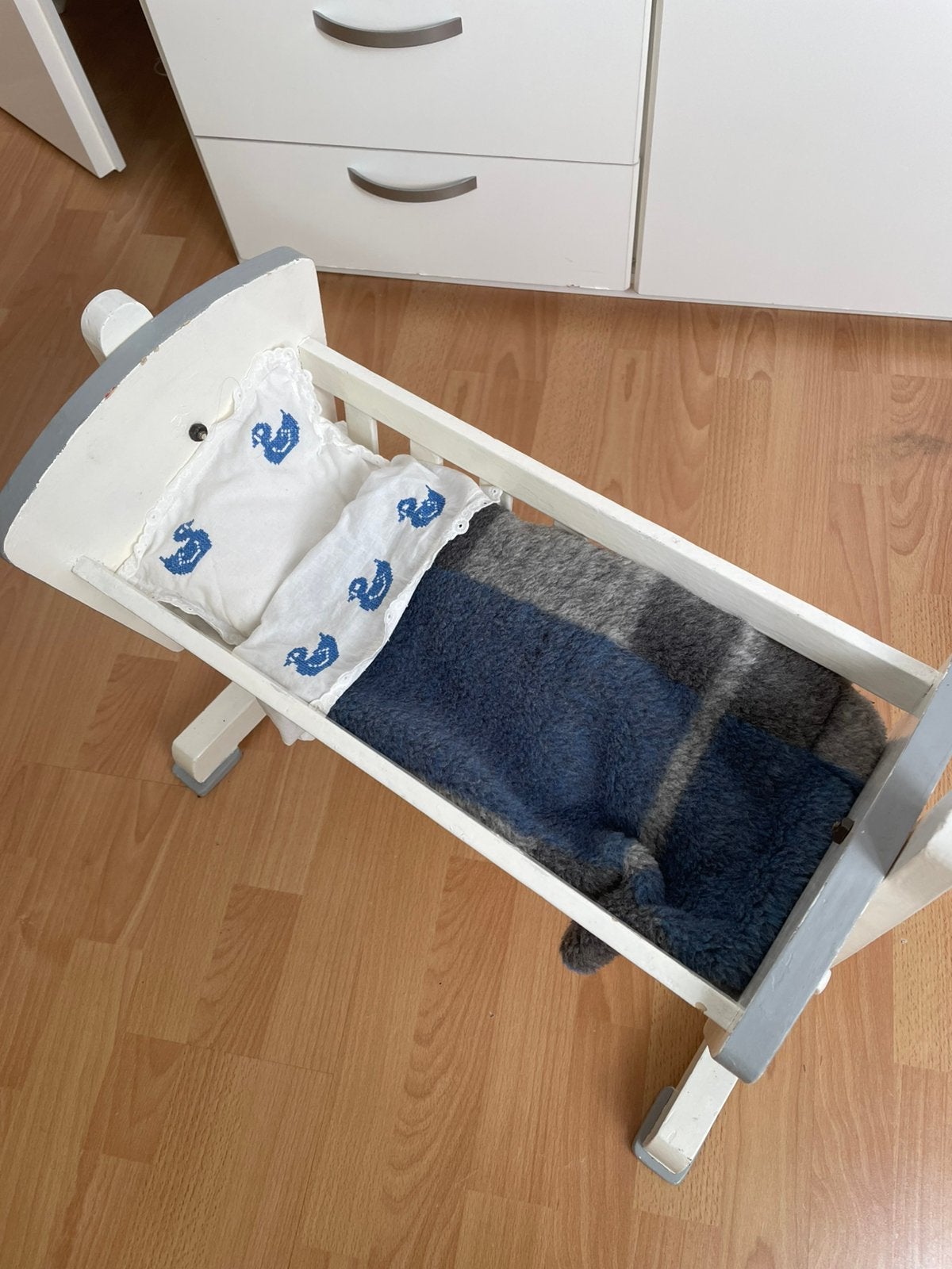 Leuk voor Sinterklaas! Houten poppenledikant, Ophalen, Zo goed als nieuw, Overige typen