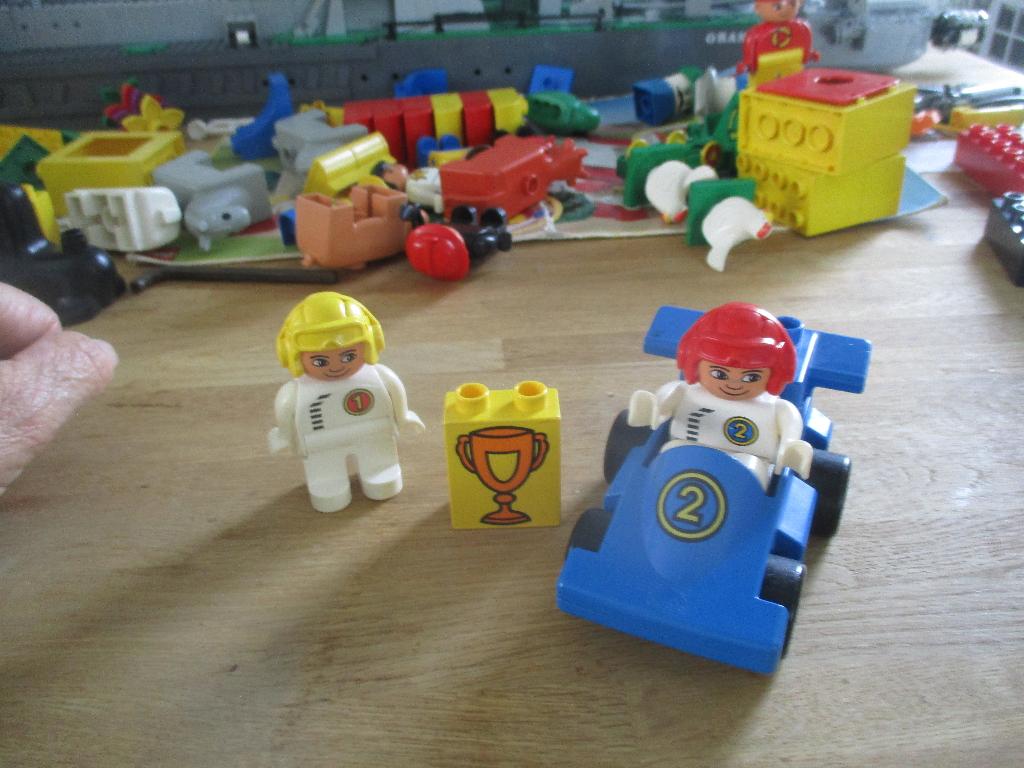 DUPLO SET RACEAUTO, Overige thema's, Ophalen of Verzenden, Zo goed als nieuw, Duplo