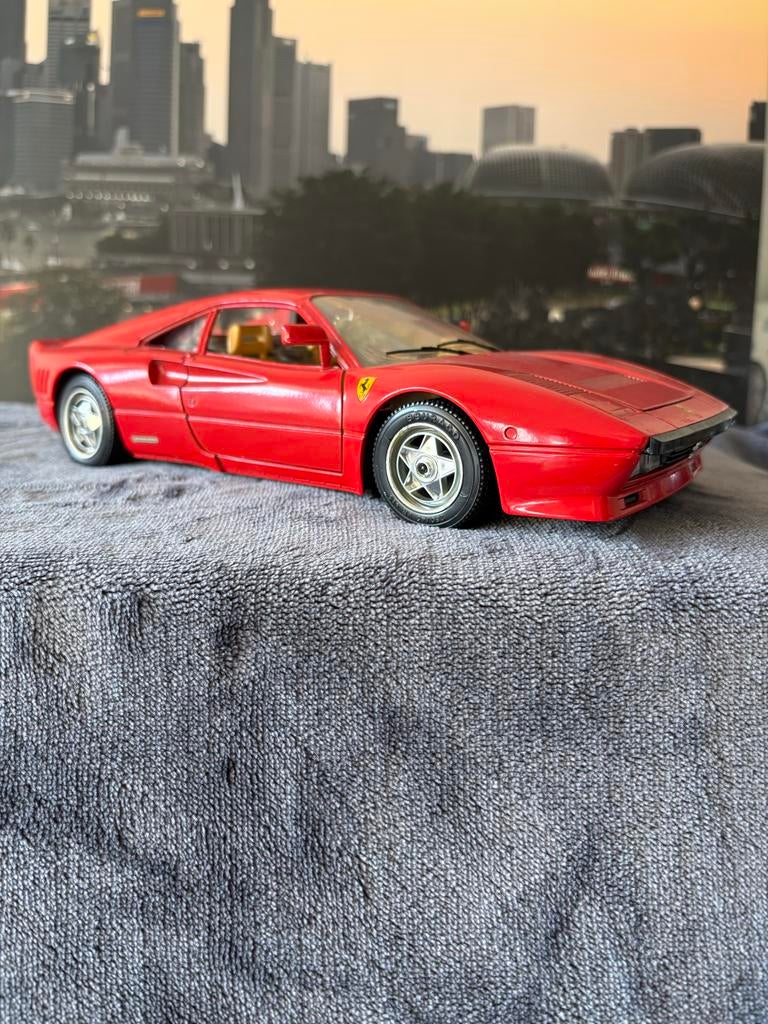 Ferrari 288 GTO 1984 Schaalmodel 1:18 - Made in Italië, Hobby en Vrije tijd, Modelauto's | 1:18, Gebruikt, Auto, Overige merken