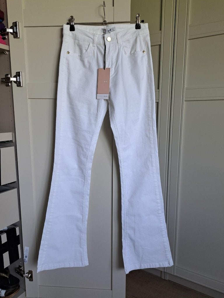 Nieuwe witte flared broek van Femme9, maat XS, Femme9, Wit, Nieuw, Ophalen of Verzenden