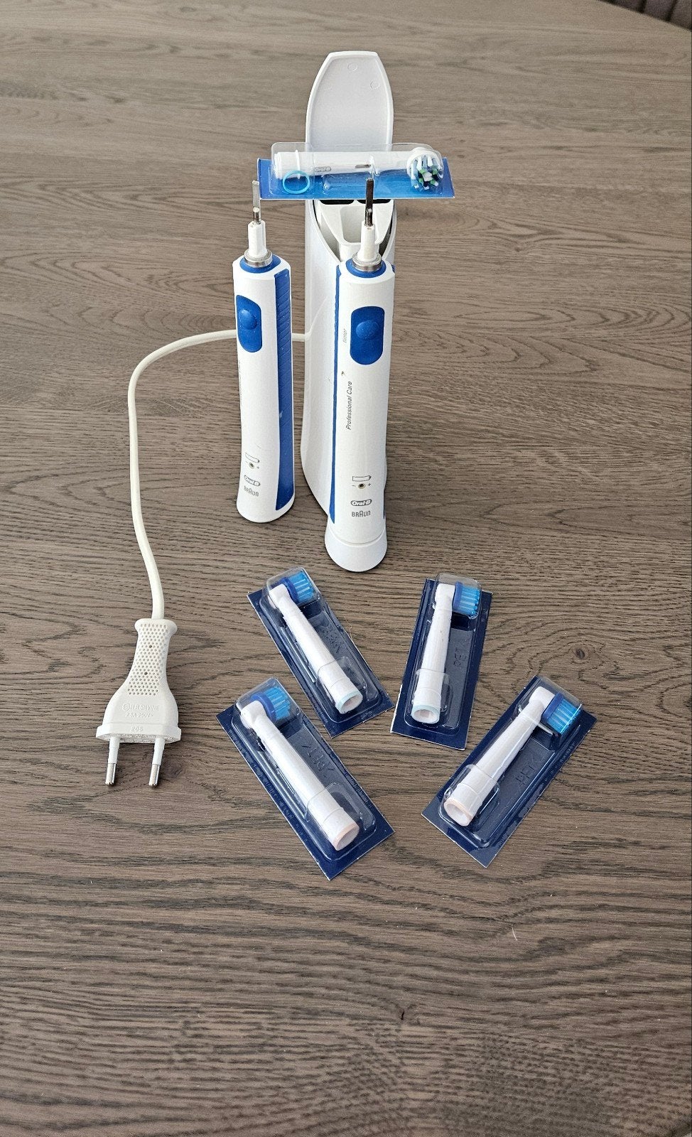Oral-B Professional Care elektr. tandenborstels met oplad, Ophalen, Gebruikt