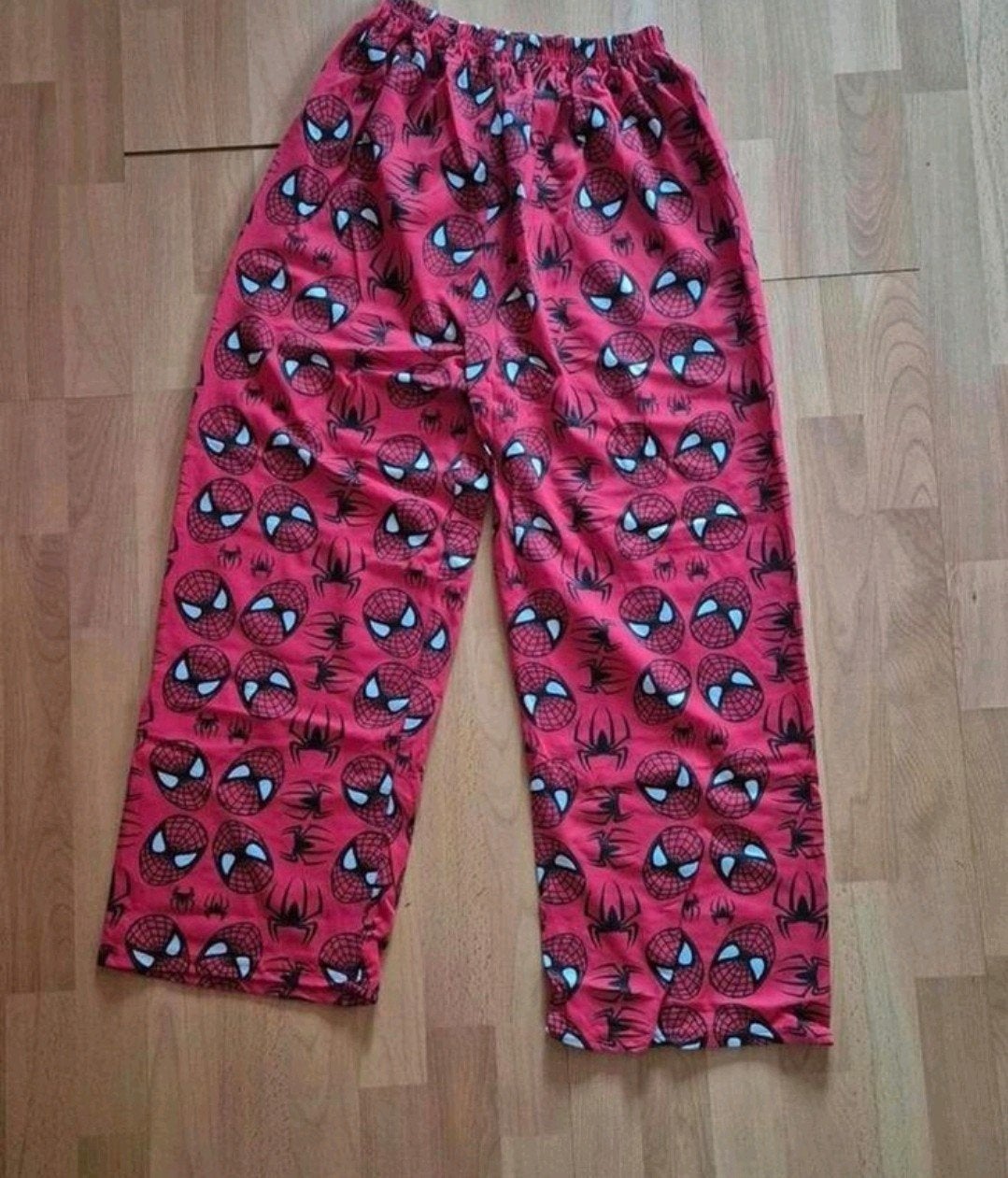 Nieuwe Spiderman pyjamabroek XS/S. De taille is 60 cm, Kleding | Dames, Pyjama's, Ophalen of Verzenden, Nieuw, Maat 36 (S)
