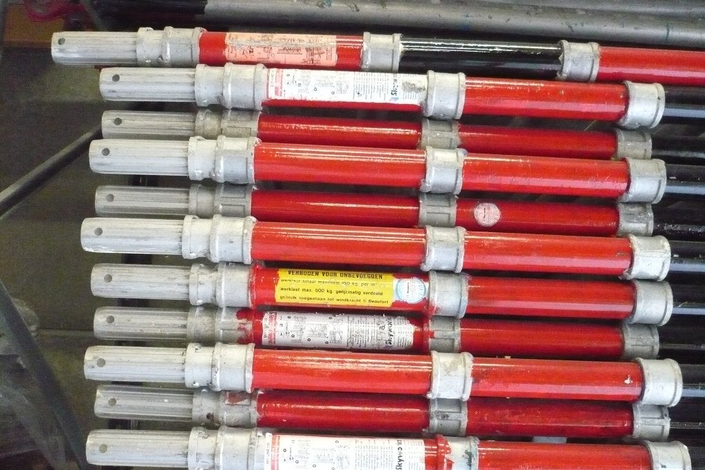 te huur  aluminim steiger 135 cm breedte   kompleet, Doe-het-zelf en Verbouw, Ophalen, Gebruikt, Rolsteiger of Kamersteiger, 5 meter of hoger
