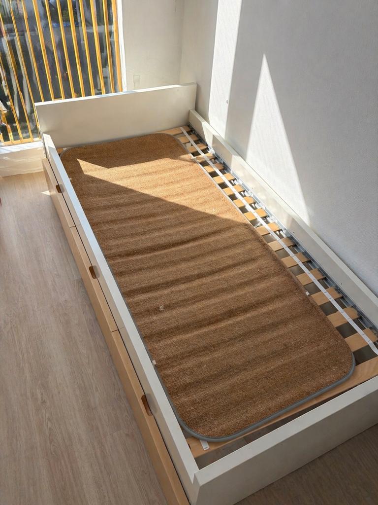 Ikea 1 persoonsbed met 3 lades, Huis en Inrichting, Slaapkamer | Bedden, Gebruikt, Eenpersoons, 90 cm, Hout, Wit, Ophalen