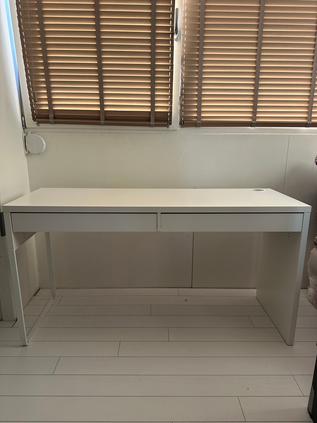 IKEA Micke Bureau Wit met Lades - 142x50 cm, Ophalen, Gebruikt, Met lades, Spaanplaat of MDF