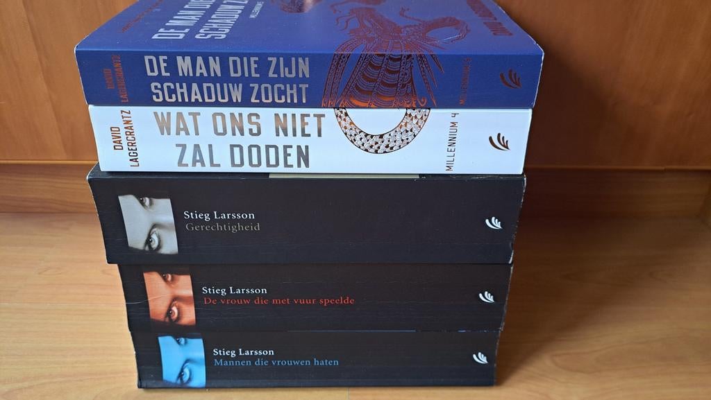 Millennium trilogie en deel 4 en 5 van David Lagercrantz, Boeken, Ophalen of Verzenden, Gelezen