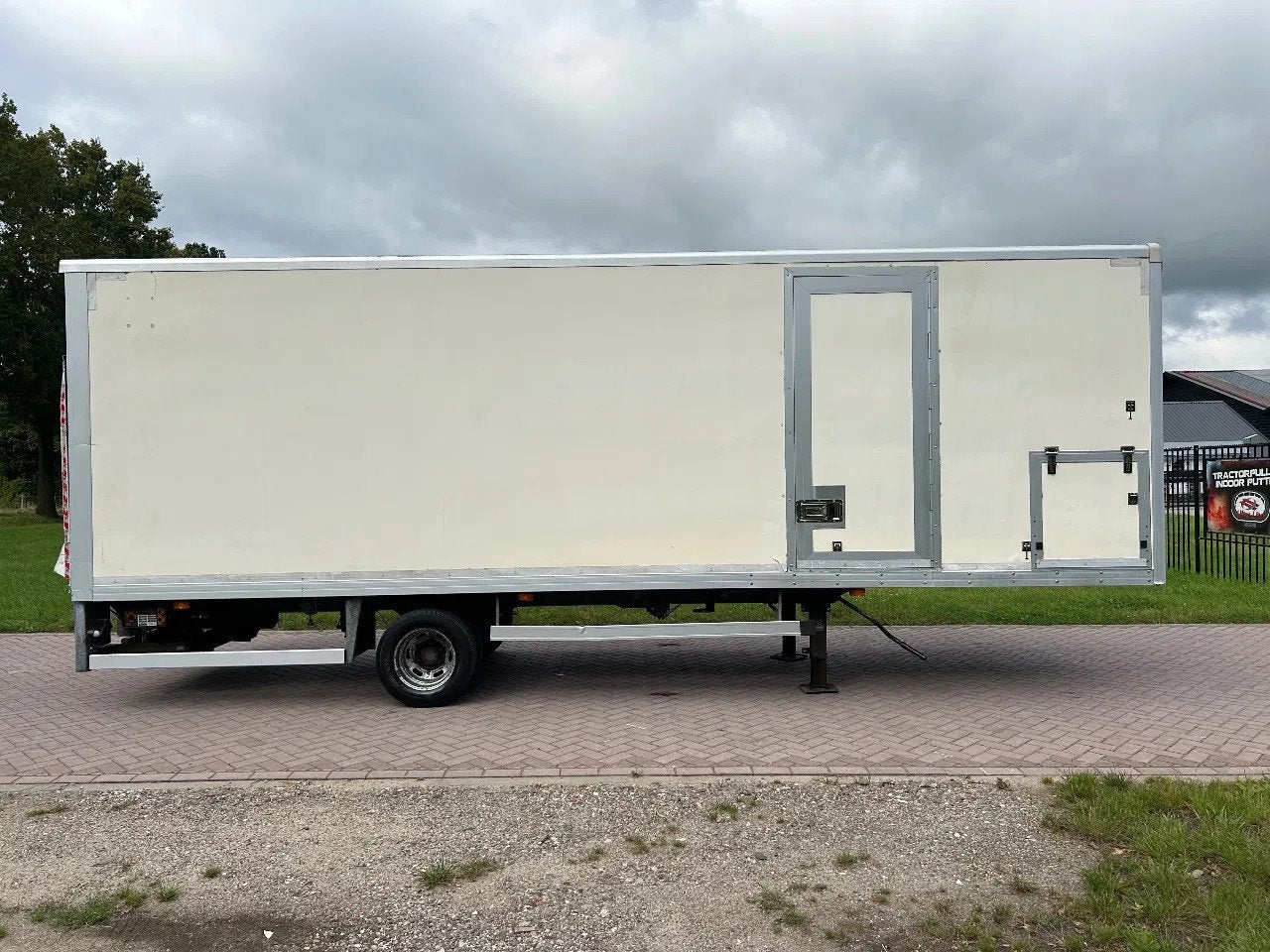 VELDHUIZEN Be oplegger gesloten 5480 kg met met laadklep 100, Auto's, Vrachtwagens, Overige brandstoffen, Wit, Origineel Nederlands