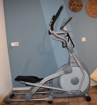 Te koop  Crosstrainer - Focus Fitness Fox 6, Sport en Fitness, Ophalen, Zo goed als nieuw, Benen, Crosstrainer