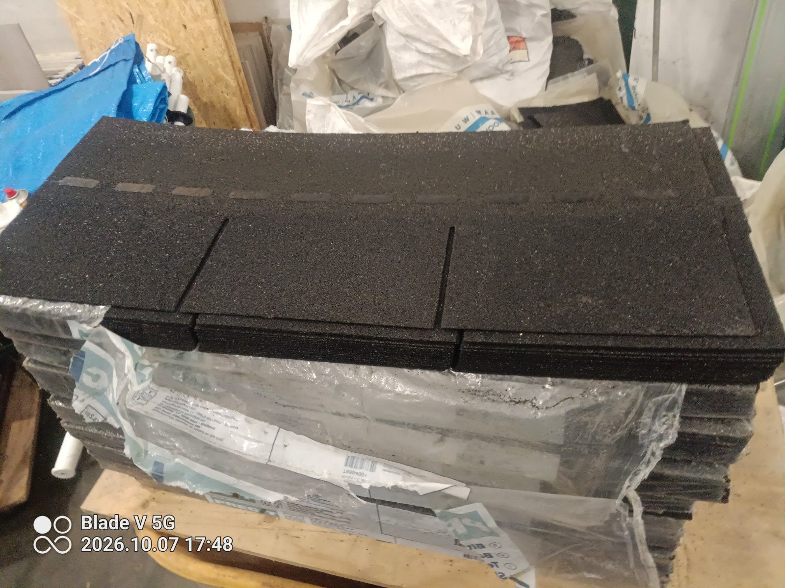 Zwarte dakshingles - Bitumen dakbedekking 22m2, Doe-het-zelf en Verbouw, Ophalen, Overige materialen, Zwart, Overige typen