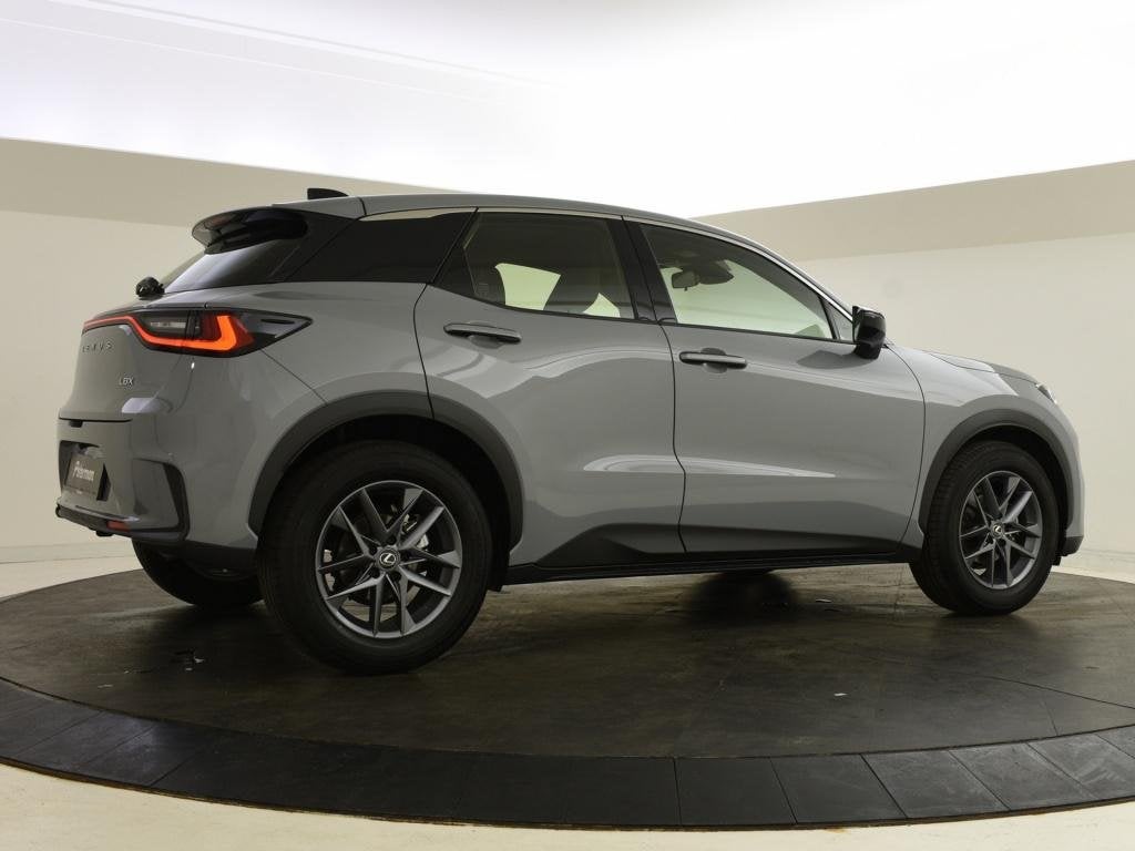 Lexus LBX 2WD | Adapt. cruise | Carplay |, Auto's, 12 maanden, Gebruikt, 750 kg, Verwarmde buitenspiegels