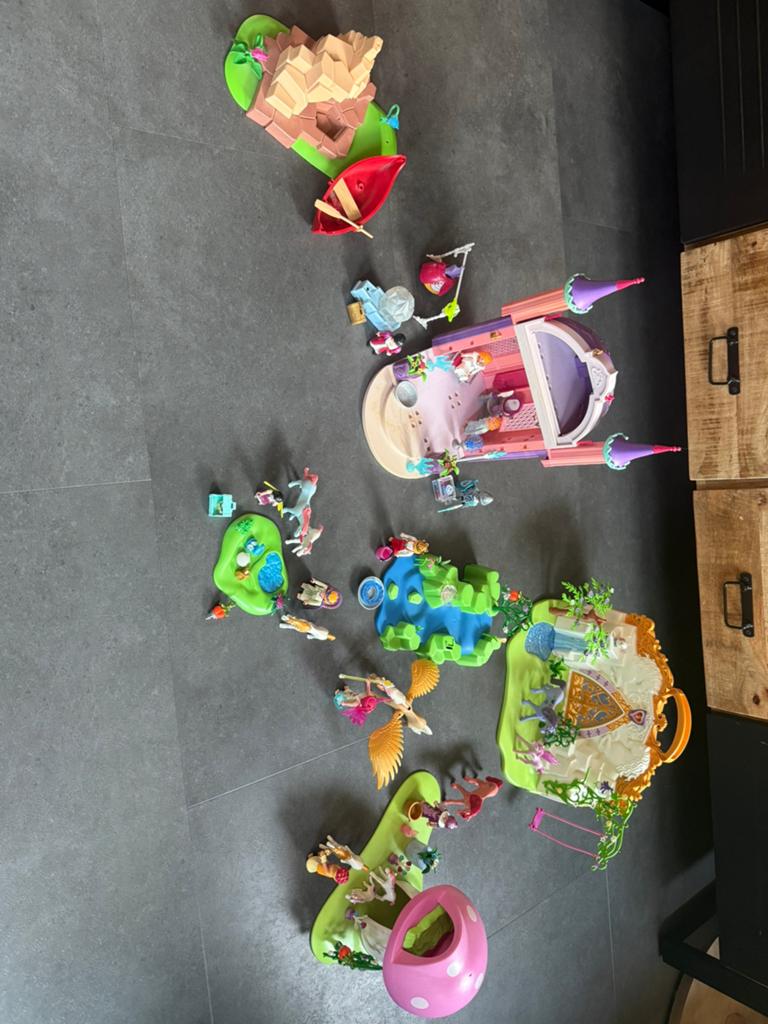 Playmobil prinsessenkasteeltje en eenhoorns/ feeen, Kinderen en Baby's, Speelgoed | Playmobil, Ophalen of Verzenden, Zo goed als nieuw