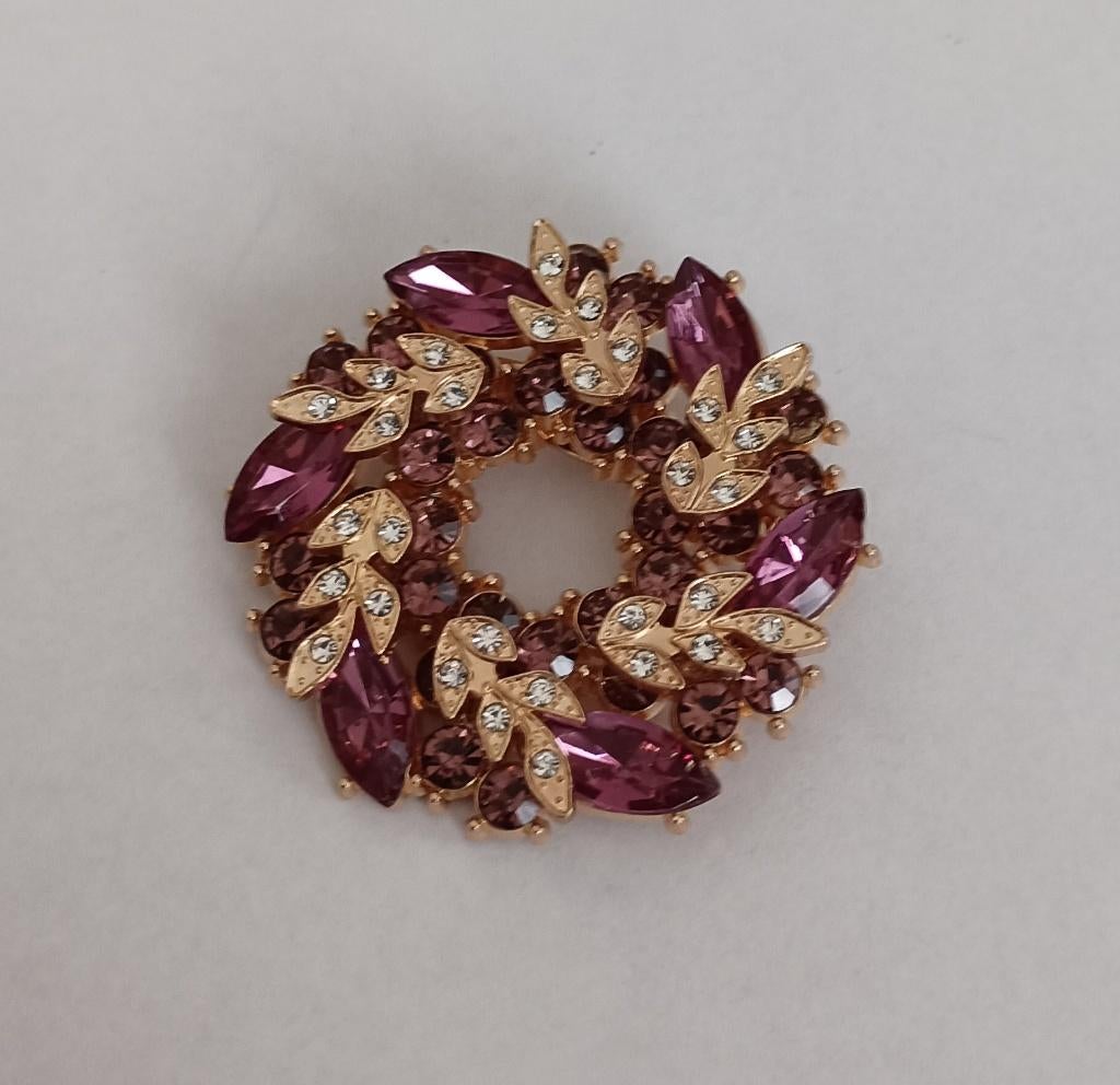 Bloemenkrans broche, Overige materialen, 4 tot 7 cm, Overige kleuren, Ophalen of Verzenden