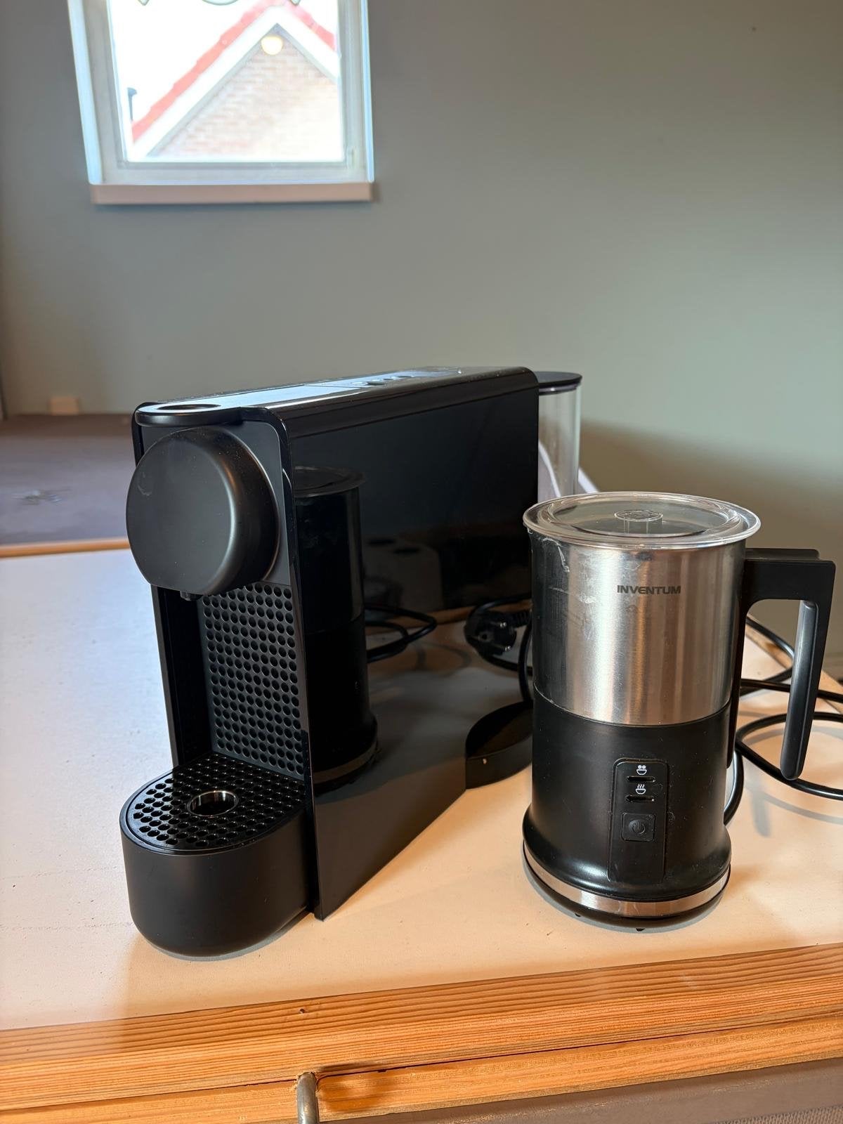 Nespresso Essenza Mini met melkopschuimer, Ophalen, Gebruikt, Espresso apparaat, 1 kopje