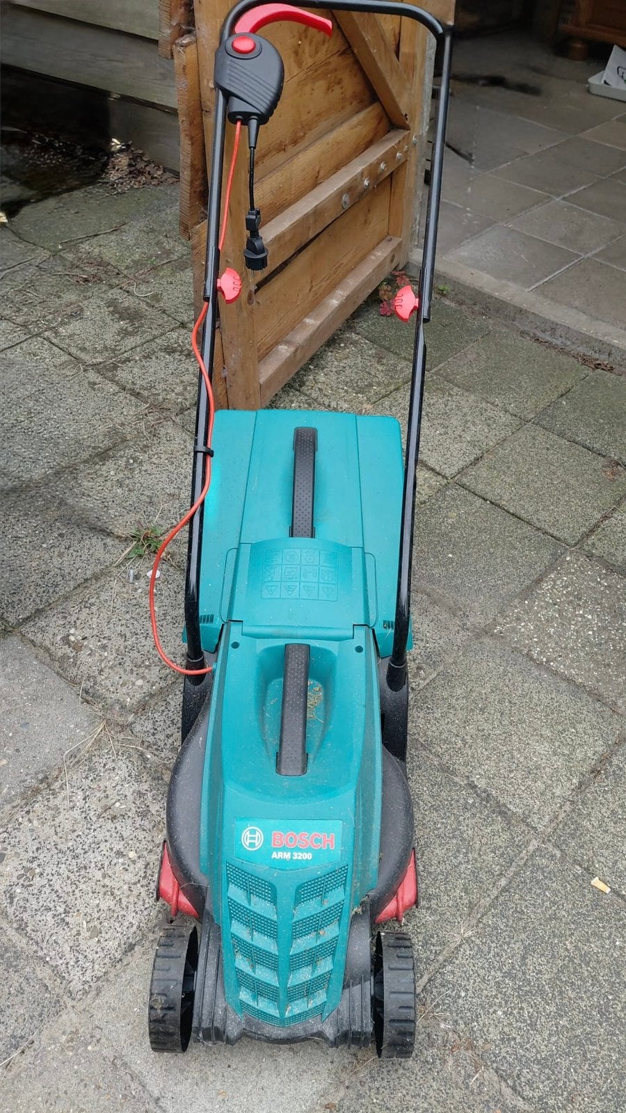 Bosch grasmaaier, Tuin en Terras, Grasmaaiers, Ophalen, Zo goed als nieuw, 30 t/m 39 cm, Elektrische grasmaaier